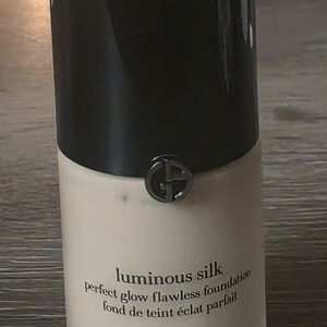 Giorgio Armani Luminous Silk Foundation - Perfect Glow
